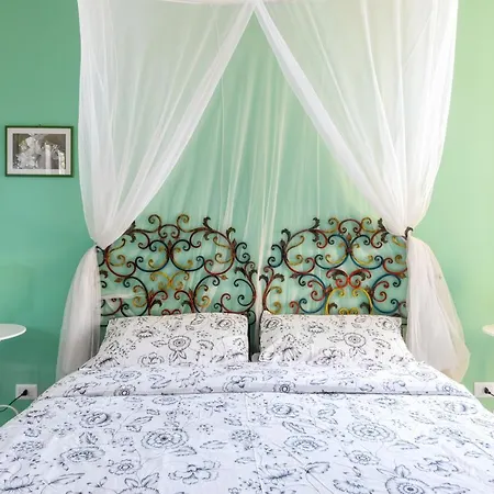Tauromenion Bed & Breakfast 3*