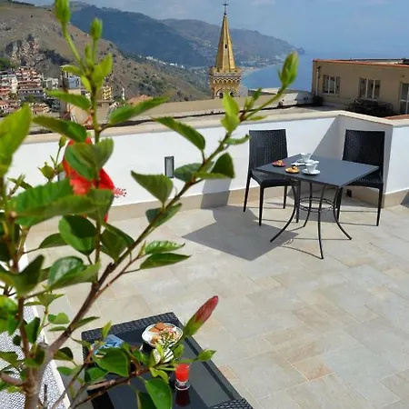 Tauromenion Bed & Breakfast 3*